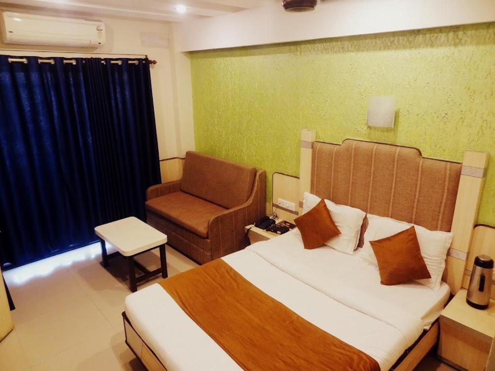 פורי Hotel Vishal Plaza מראה חיצוני תמונה